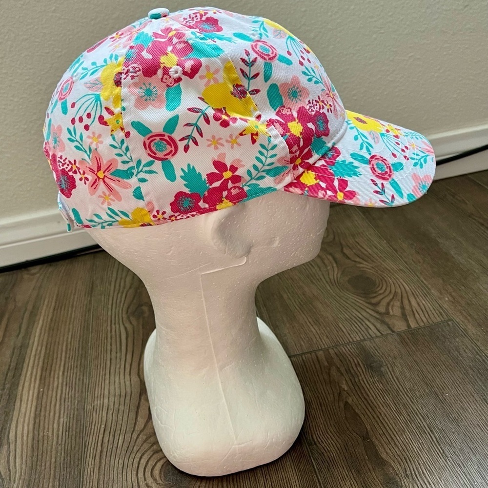 Floral Patterned Cap - Picture 4 of 8